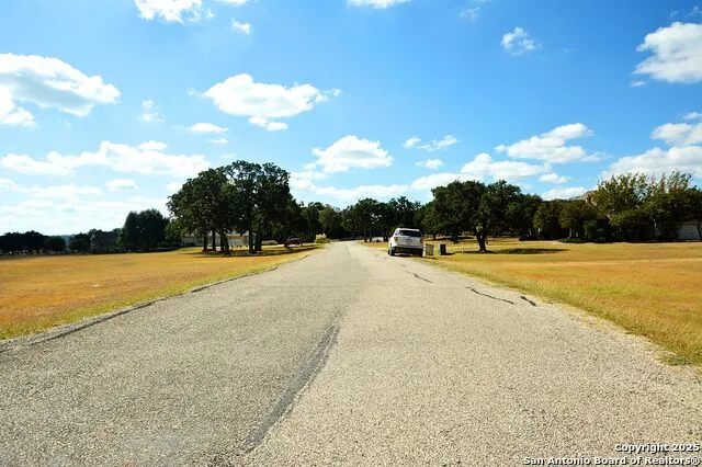 936 Saddle Club Dr Kerrville, TX 78028
